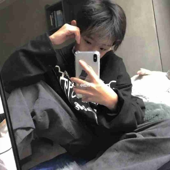 男模。