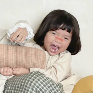小 媳 妇