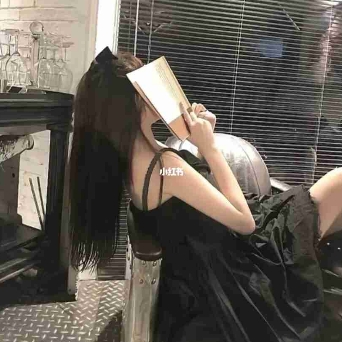 沈佳.