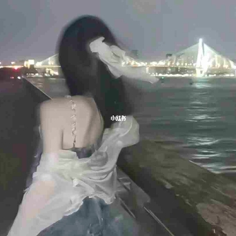 叫我不月