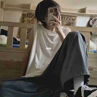 江辰.