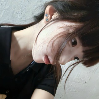 她说